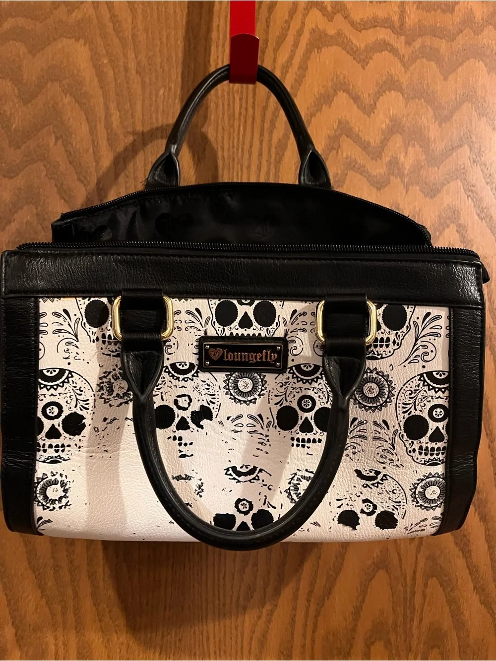 Loungefly purse striking